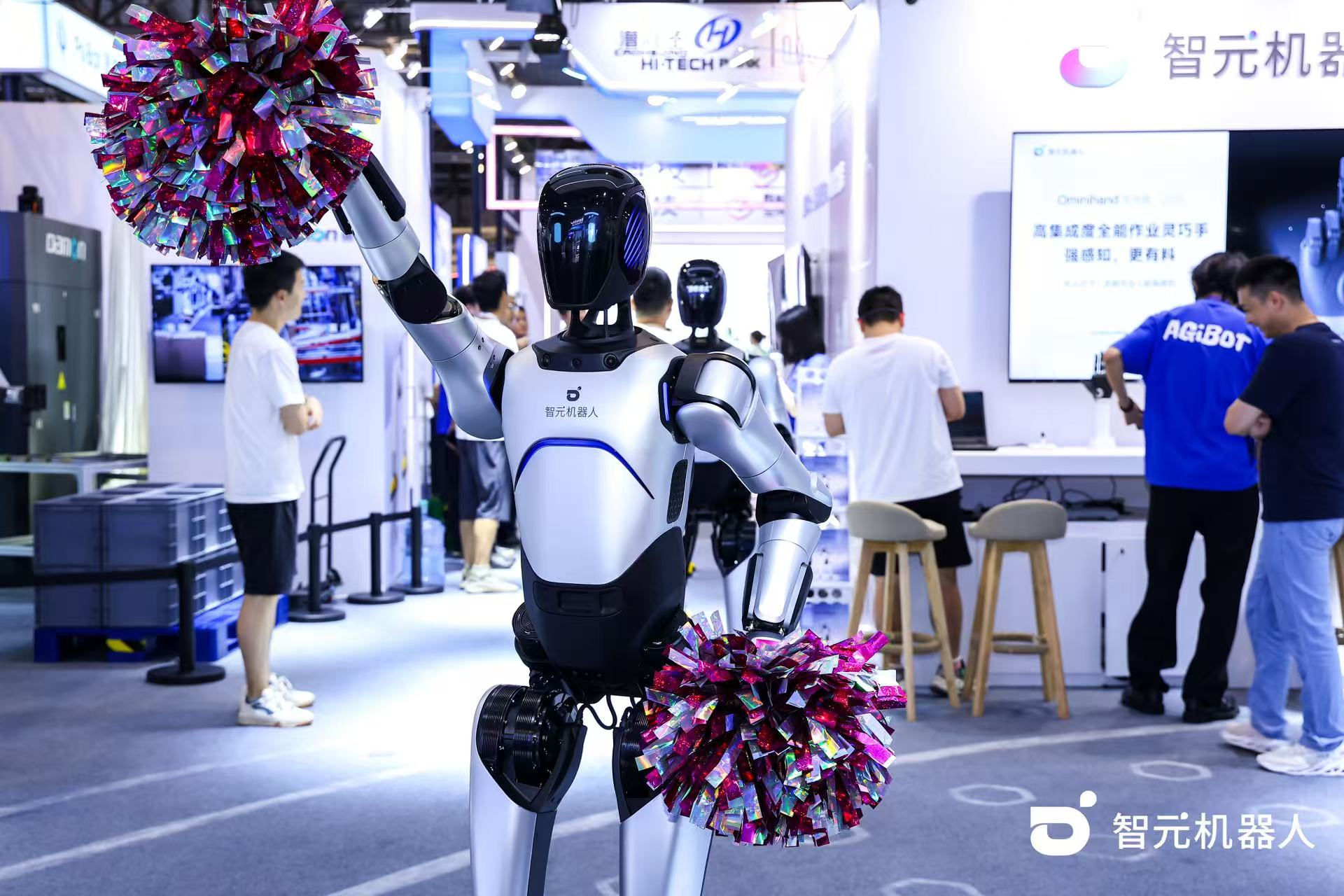 AG恒峰机器人 WAIC 首日展台火爆，机器...
